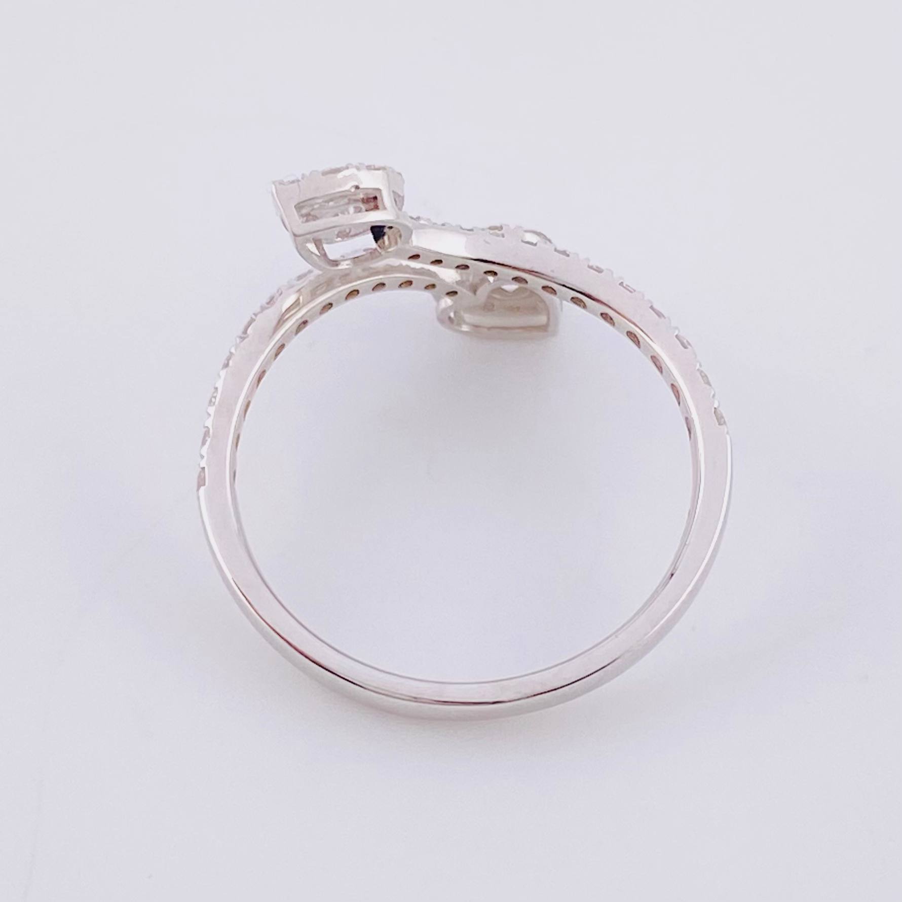 Anillo Enredadera Diamantes 0.63pts Diamantes 63pts 2.3g / T6 3/4 Oro Blanco 18K