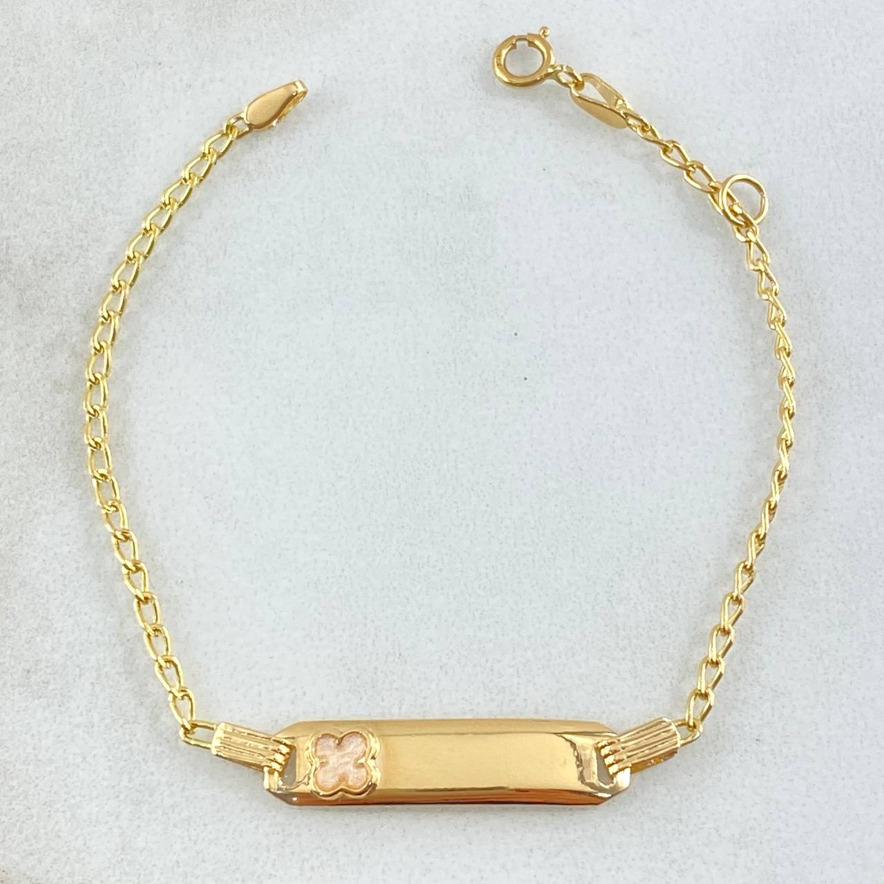 Pulso Bebé Espiga Placa Rectangular Trebol 1.75gr / 12cm-14cm / 1.6mm Resina Perlada Graduable Oro Amarillo 18K *