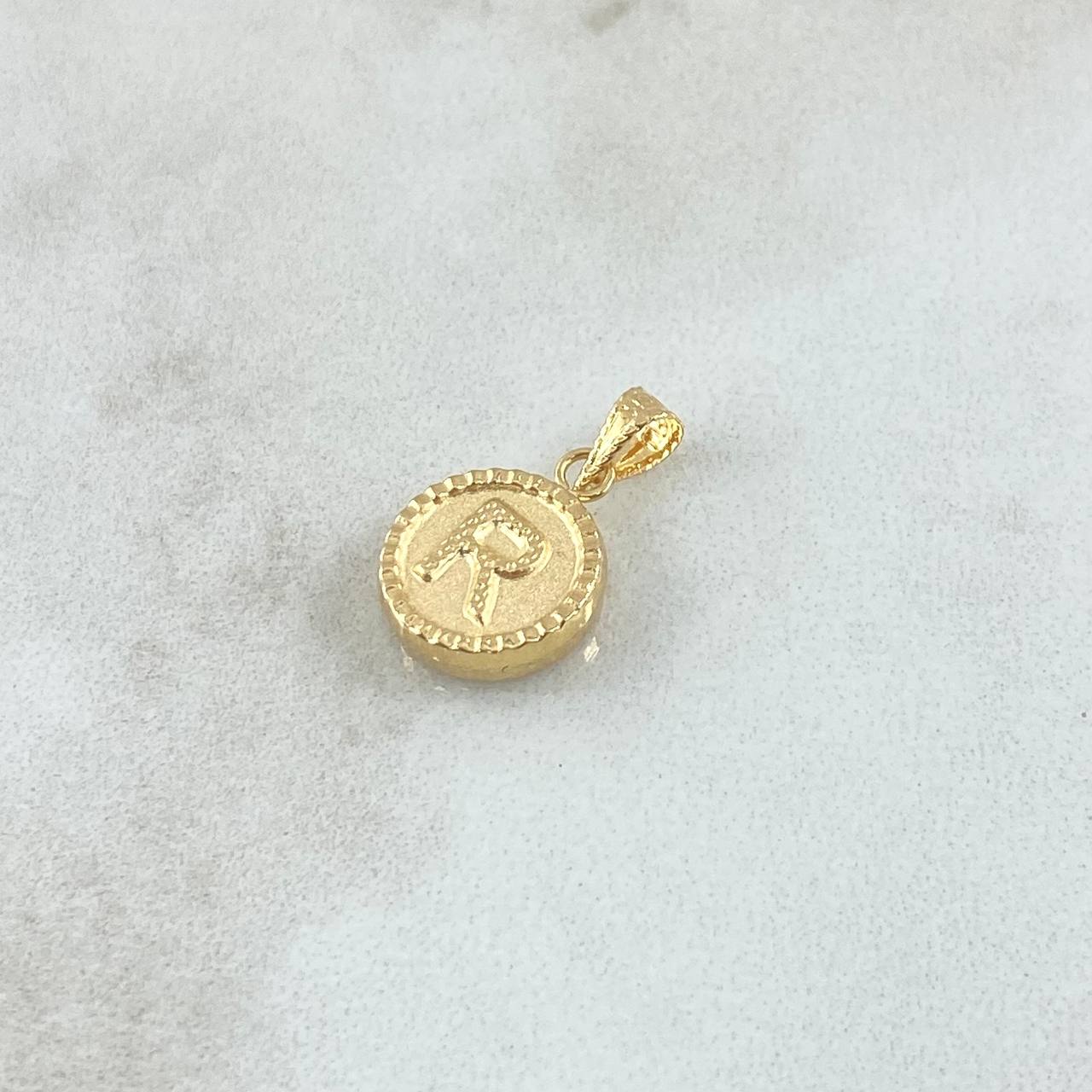 Dije Letra R Mate 0.55gr / 1.5cm / Circulo Cargador Bordeado Oro Amarillo 18K