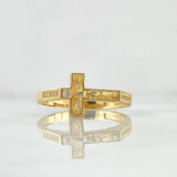 Anillo Cruz Cristo Recto Texturizado 3.4gr / T10 1/2 / Circones Blancos Oro Amarillo 18K