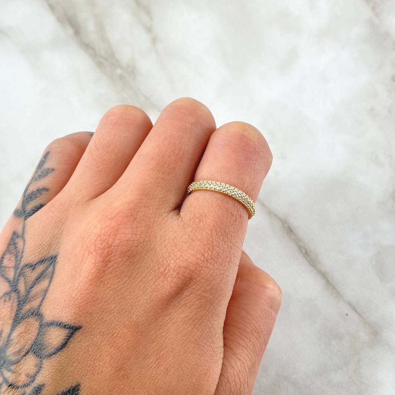 Anillo Churumbela Tupida 3.6gr / T7 1/4 / Circones Blancos Oro Amarillo 18K *