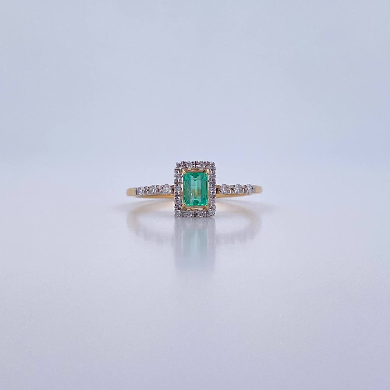 Anillo Solitario Rectangular 2gr / T6 3/4 / Esmeraldas 26 Pts Diamantes 16 Pts Dos Oros Amarillo Blanco 18K (Joya) &