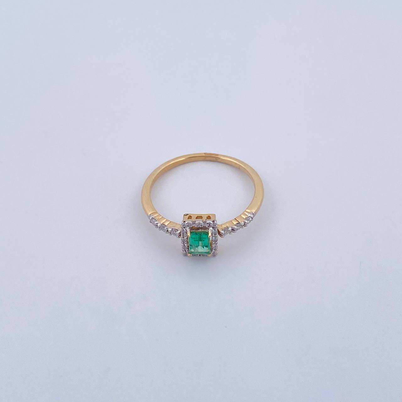 Anillo Solitario Rectangular 2gr / T6 3/4 / Esmeraldas 26 Pts Diamantes 16 Pts Dos Oros Amarillo Blanco 18K (Joya) &