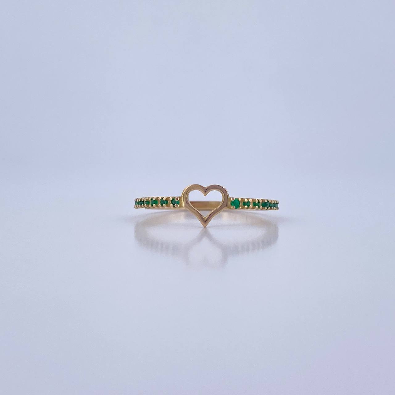 Anillo Silueta Corazon 1.45gr / T7 3/4 / Esmeraldas 16 Pts Oro Amarillo 18K (Joya) &