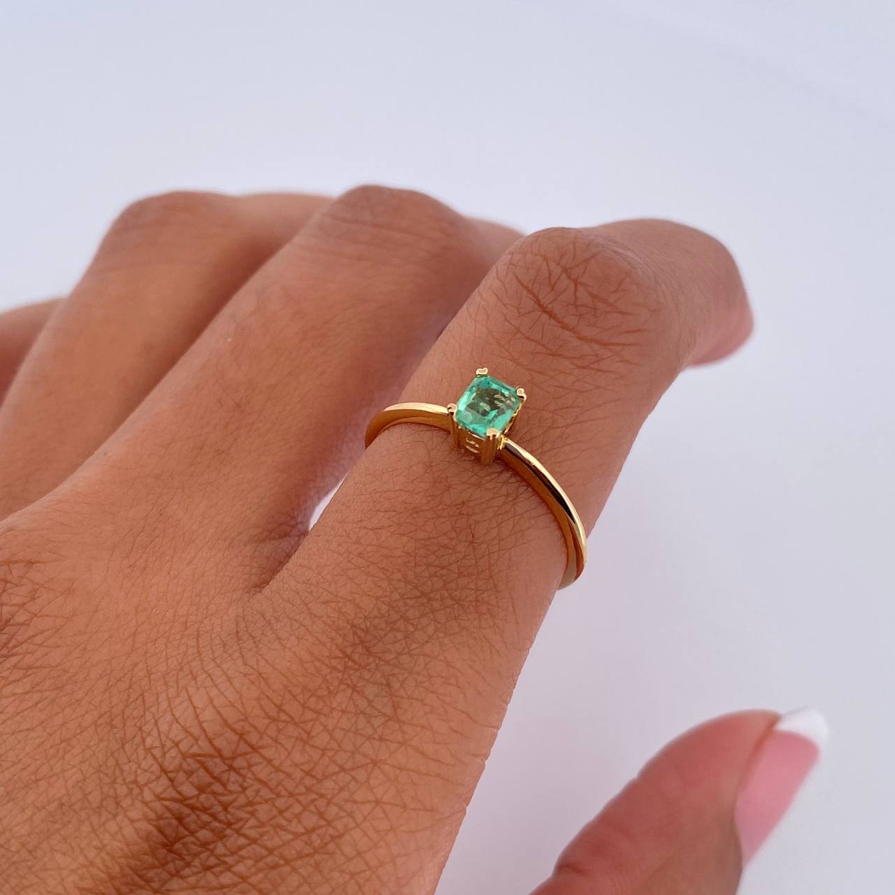 Anillo Solitario 1.05gr / T6 / Esmeraldas 30 Pts Oro Amarillo 18K (Joya) &