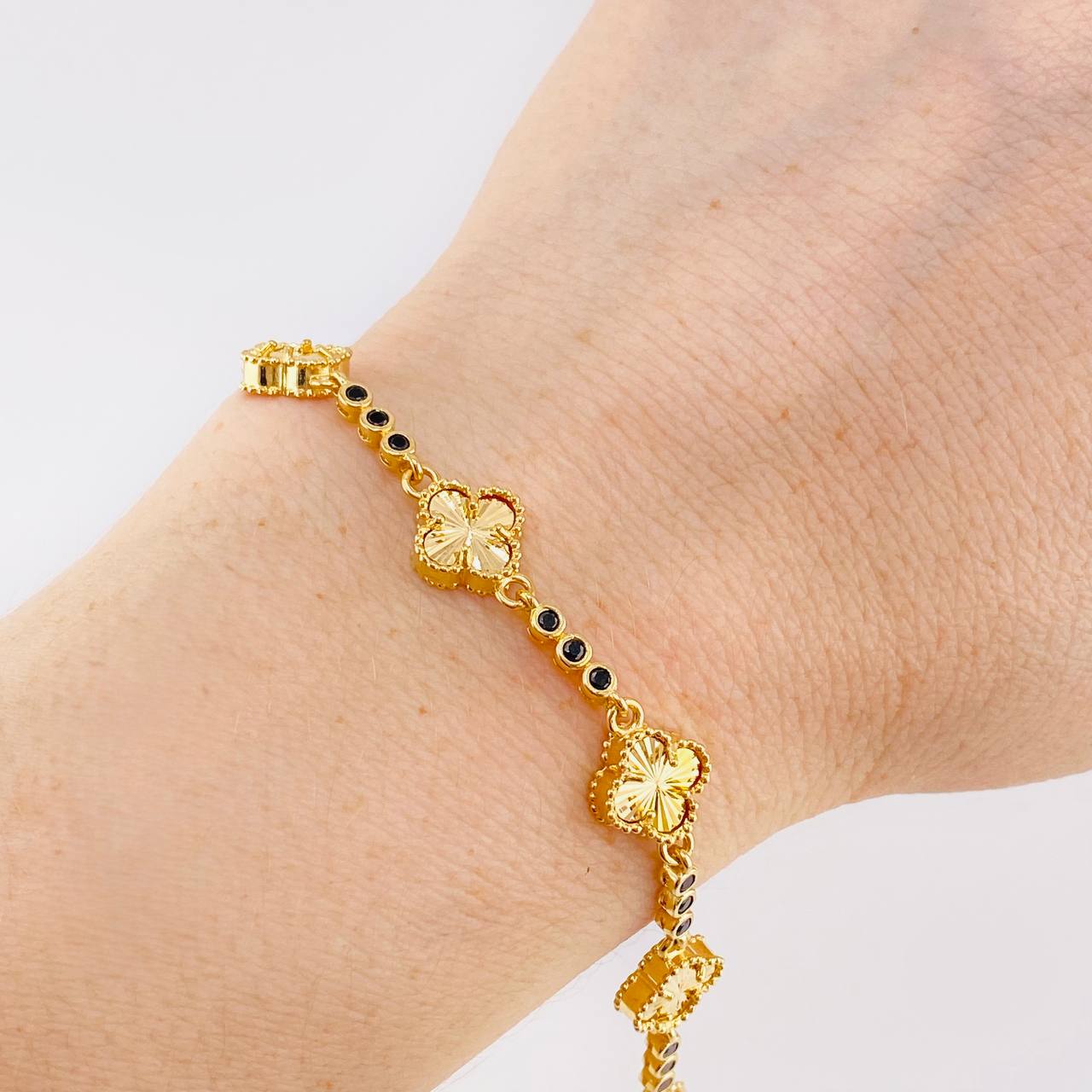 Pulso Burbujas De Trebol Diamantada 10.25 g / 18.5 cm / 9.2 mm Oro Amarillo 18K