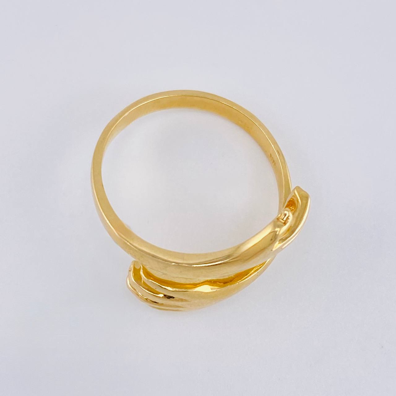 Anillo Abrazo 3.6 g / T7 Oro Amarillo 18K