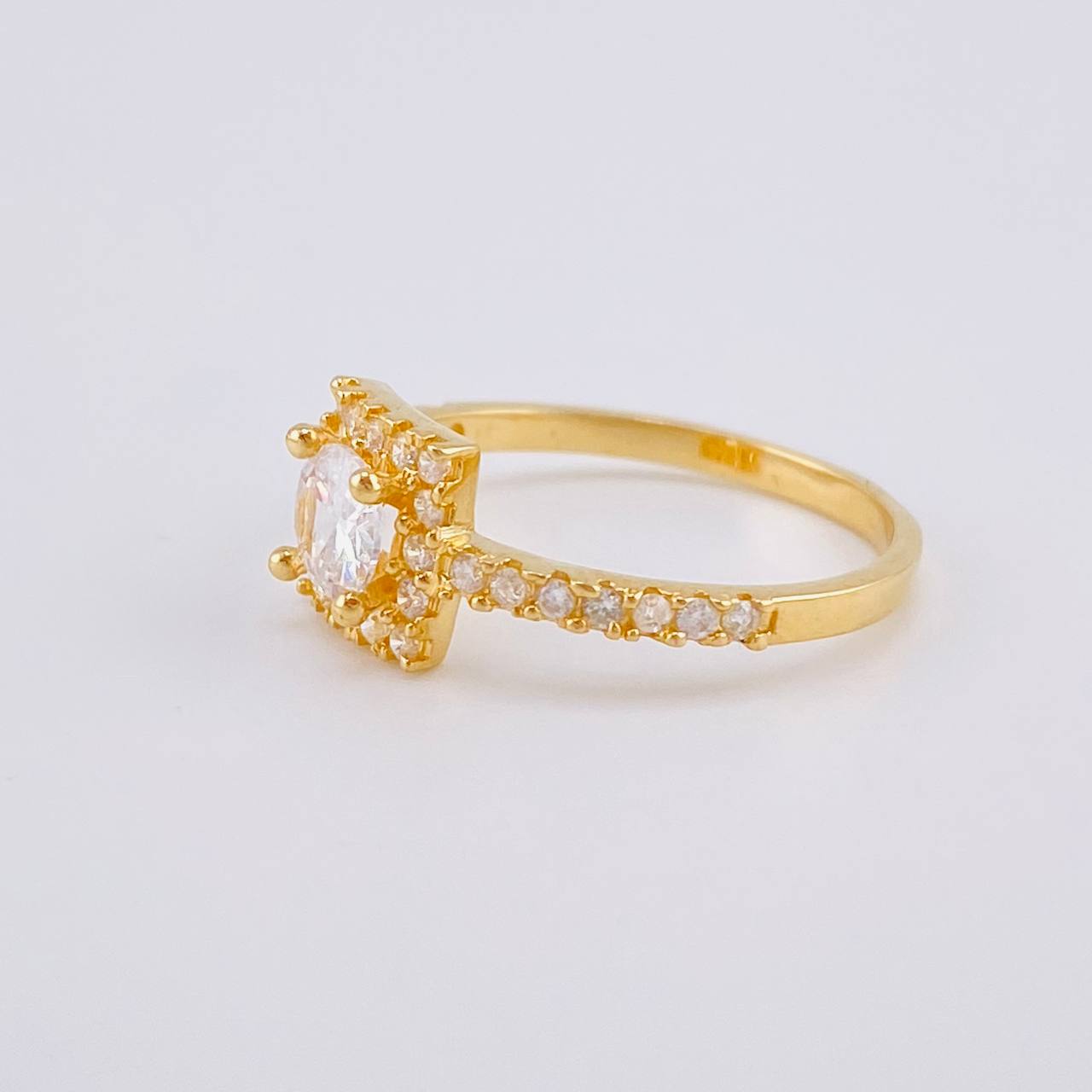 Anillo Solitario Rectangular 2.6 g / T7 1/4 Oro Amarillo 18K