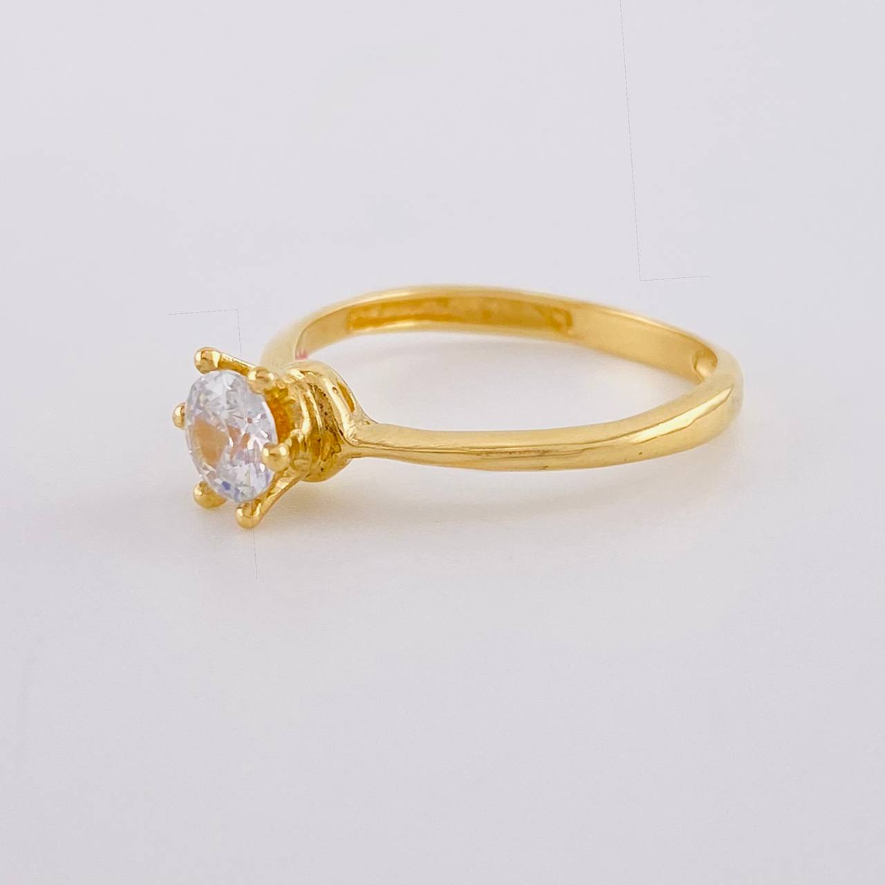 Anillo Solitario Seis Garras 2.15 g / T6 1/4 Oro Amarillo 18K