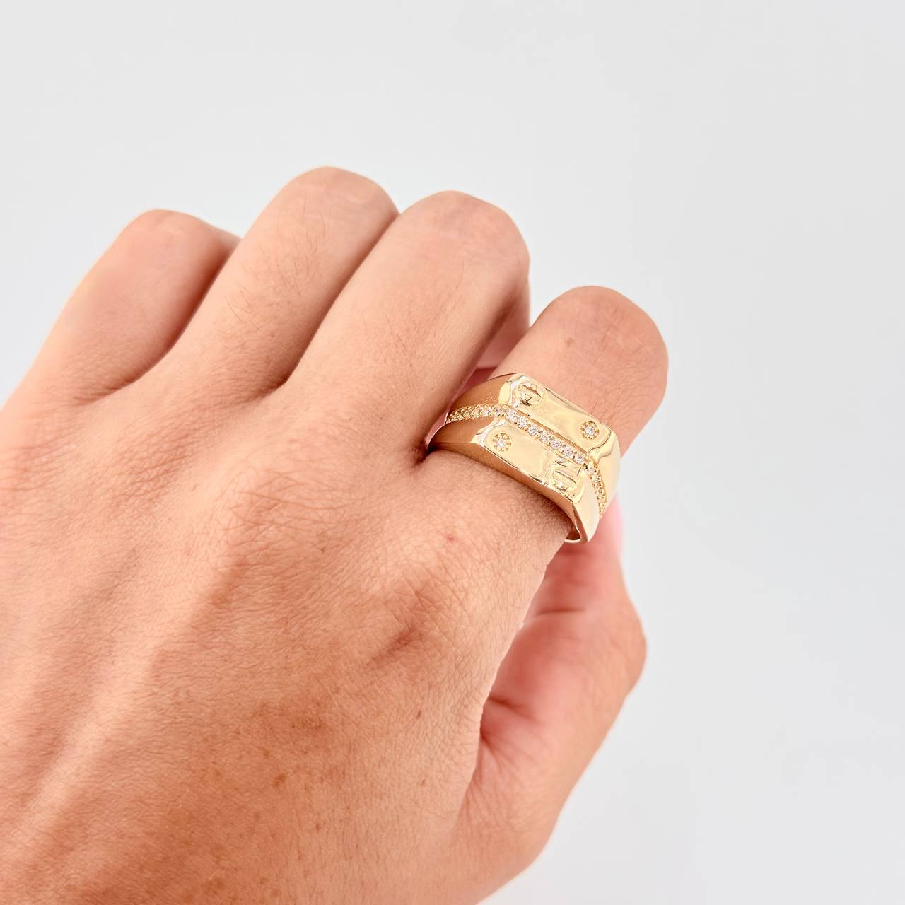 Anillo Sello Linea Infinita Tornillos 7.4 g / T11 Oro Amarillo 18K
