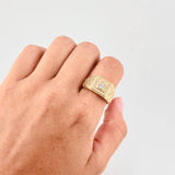 Anillo Cuadrado Flechas Descendentes 5.95 g / T10 Oro Amarillo 18K