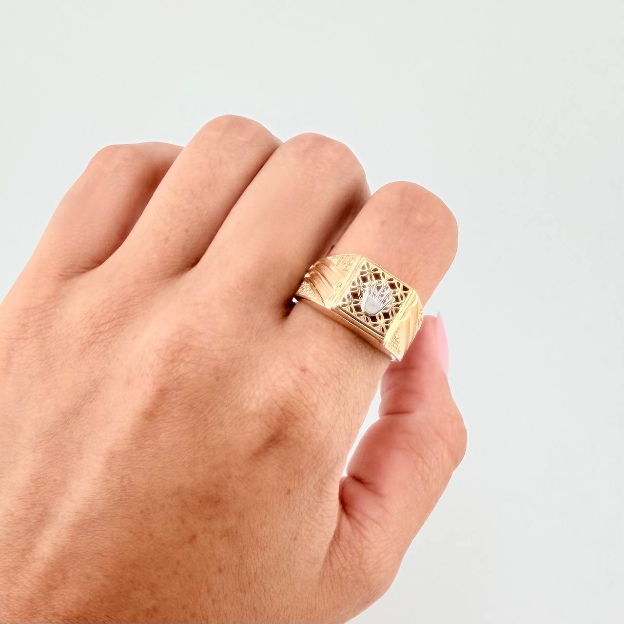 Anillo Corona Filigrama 5.95 g / T9 1/2 Dos Oros Amarillo Blanco 18K