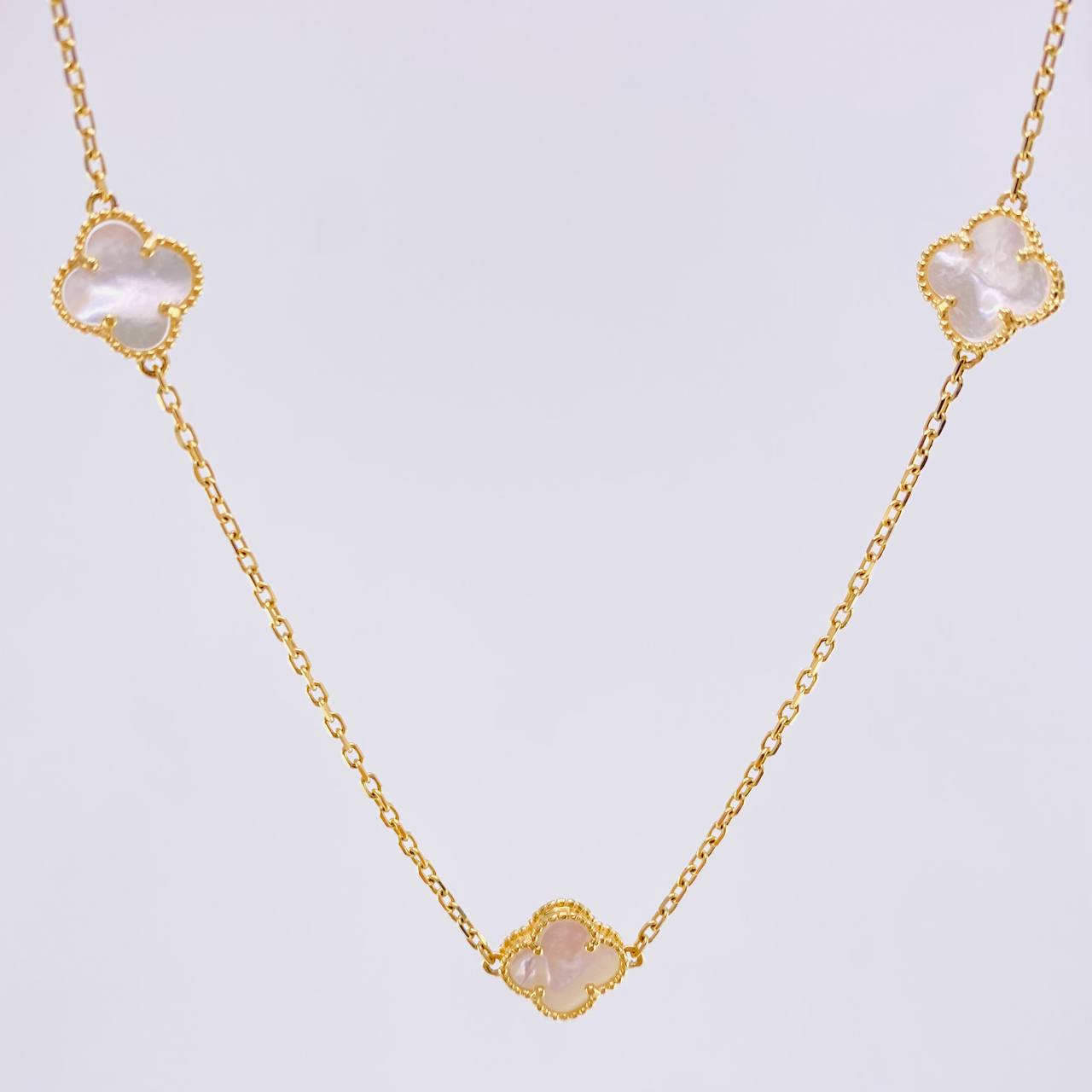 Cadena Trebol Nacar Blanco 6.8gr / 45cm / 9.5mm Oro Amarillo Nac.Esp. 18K