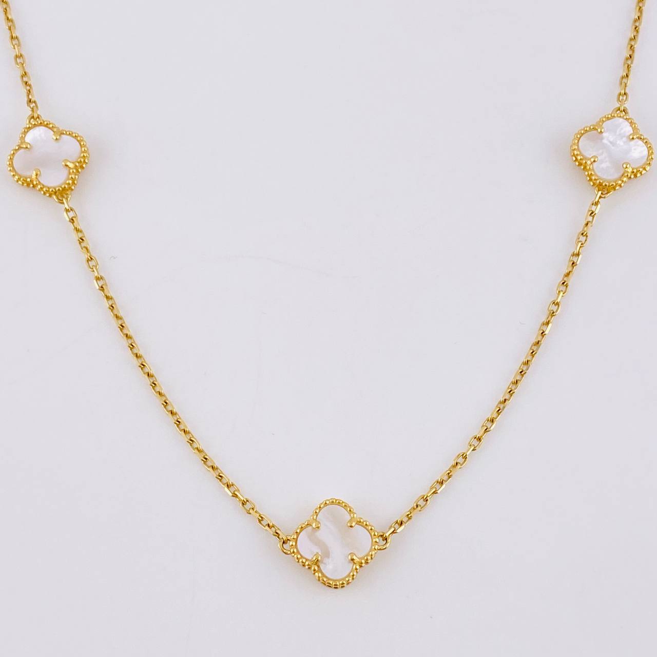 Cadena Trebol Nacar Blanco 6.8gr / 45cm / 9.5mm Oro Amarillo Nac.Esp. 18K