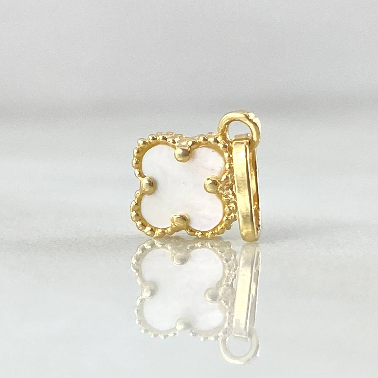 Dije Trebol 0.6gr / 1.5cm / Oro 18K