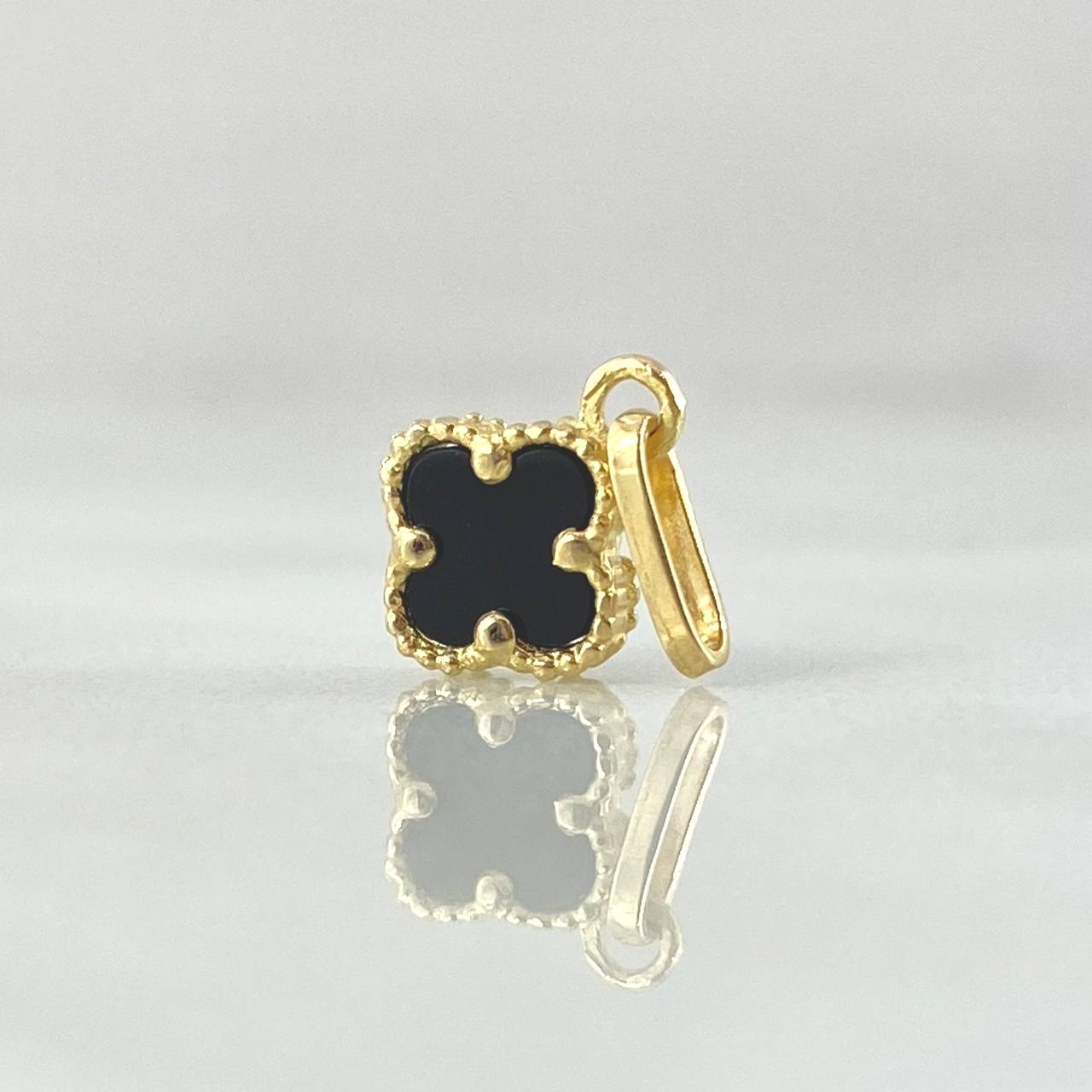 Dije Trebol 0.55gr / 1.5cm / Nac.Esp. Oro 18K ©