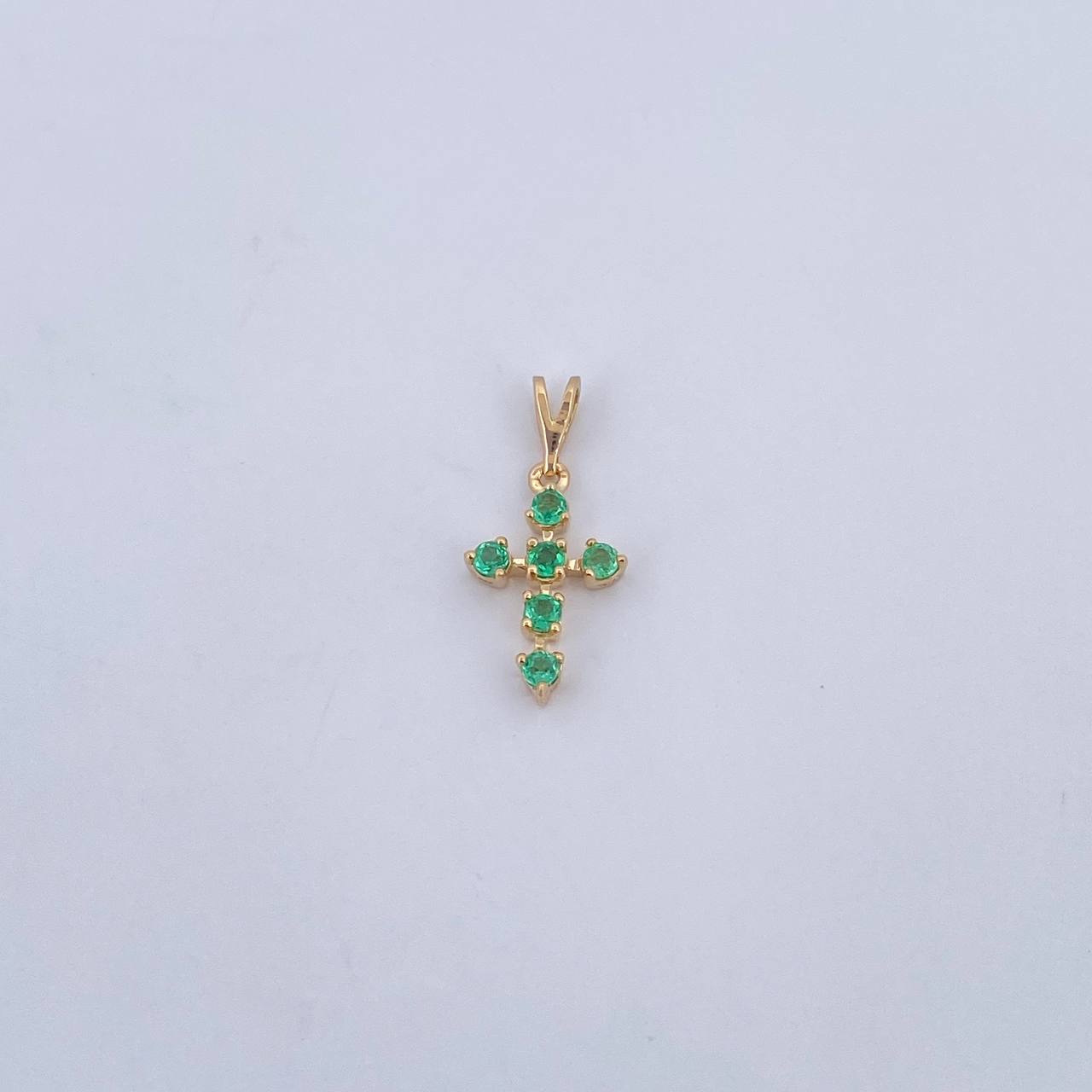 Dije Cruz 0.6gr / 1.8cm / Esmeraldas 22 Pts Oro Amarillo 18K (Joya) &