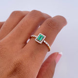 Anillo Solitario Rectangular 2gr / T6 3/4 / Esmeraldas 26 Pts Diamantes 16 Pts Dos Oros Amarillo Blanco 18K (Joya) &