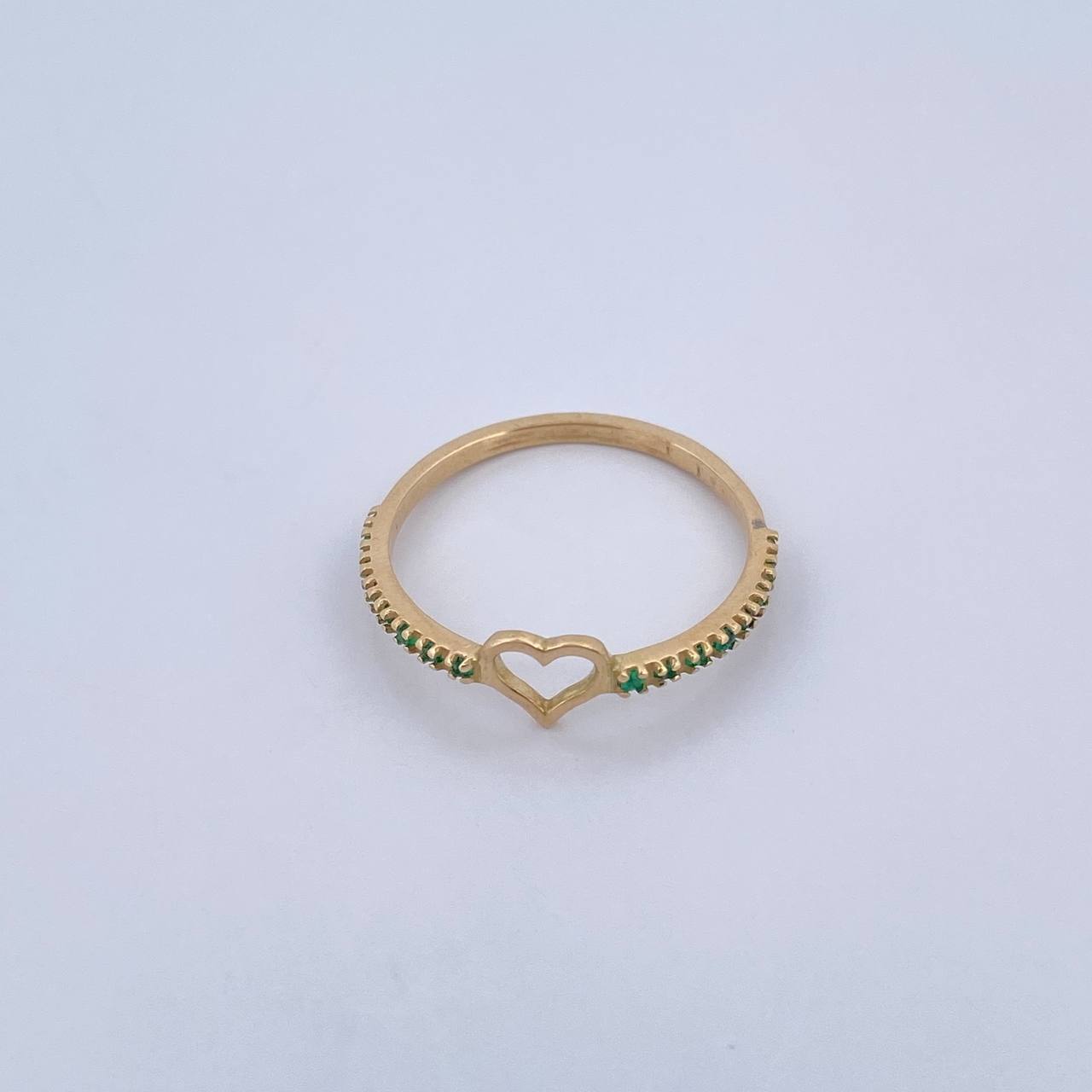 Anillo Silueta Corazon 1.45gr / T7 1/2 / Esmeraldas 16 Pts Oro Amarillo 18K (Joya) &