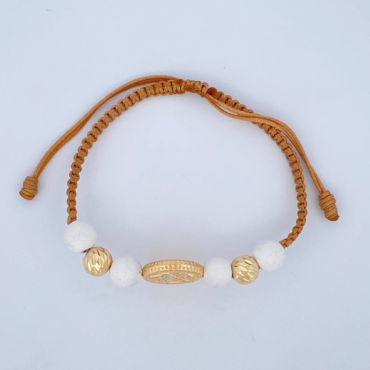 Pulsera Tejida Beige Virgen Del Carmen 1.95gr / Oro 18K $