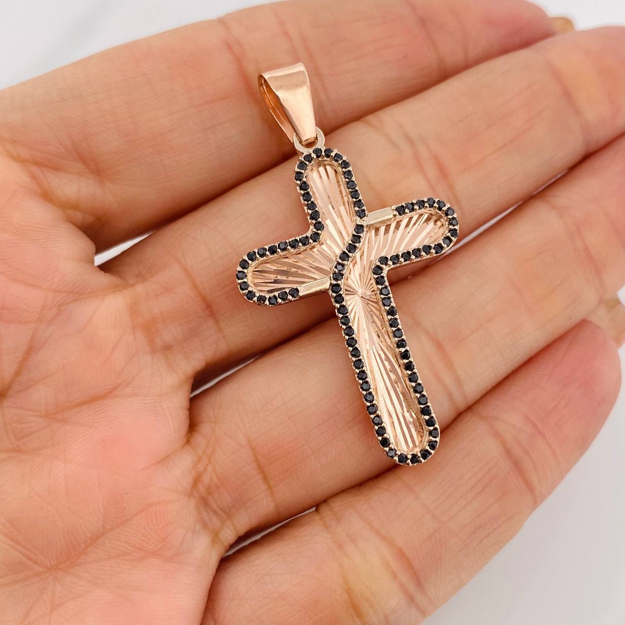 Dije Cruz 5.1g / 4.5cm Oro Rosa 18K