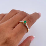 Anillo Solitario Churumbela 1.9gr / T6 3/4 / Esmeraldas 14 Pts Diamantes 11 Pts Dos Oros Amarillo Blanco 18K (Joya) &