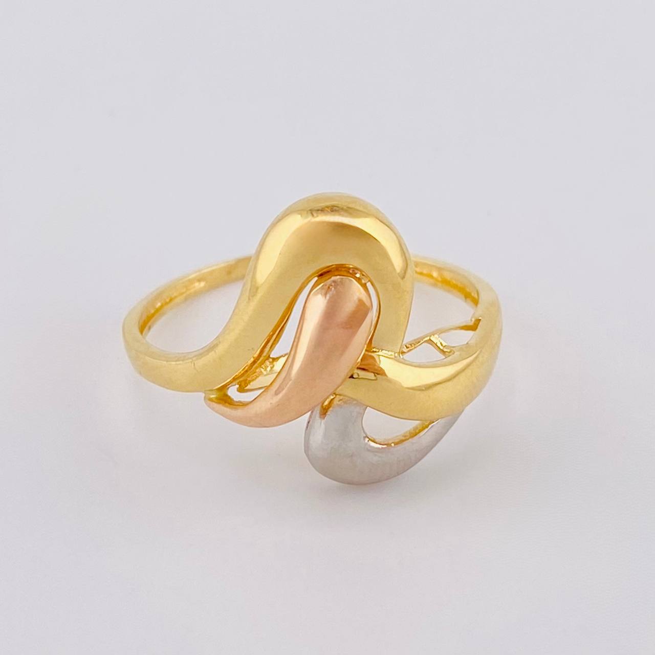 Anillo Abstracto 2.7 g / T8 1/2 Tres Oros 18K
