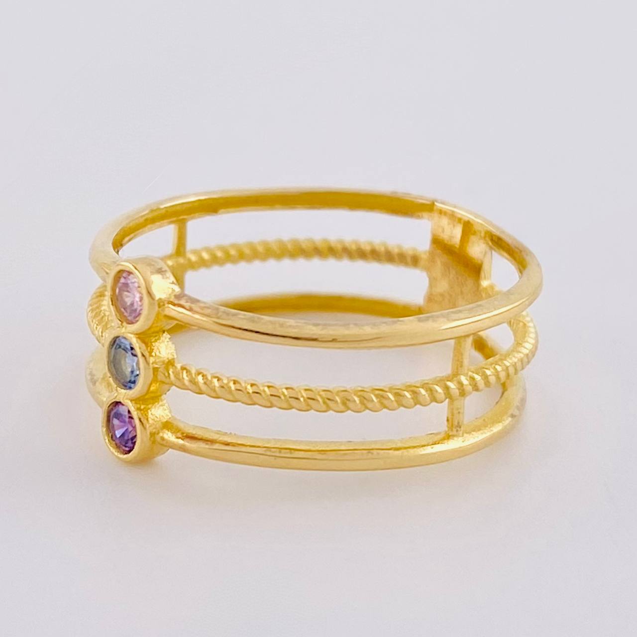 Anillo Triple Chispa 2.25 g / T6 1/2 Oro Amarillo 18K