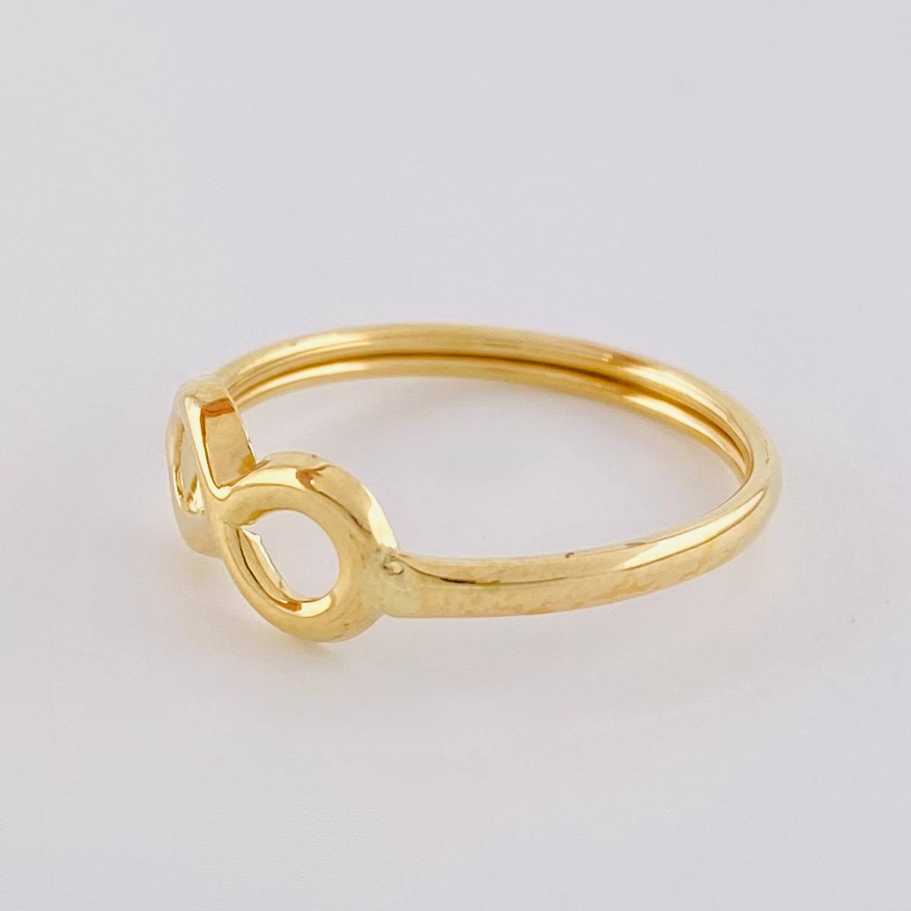 Anillo Infinito 0.8 g / T6 1/4 Oro Amarillo 18K