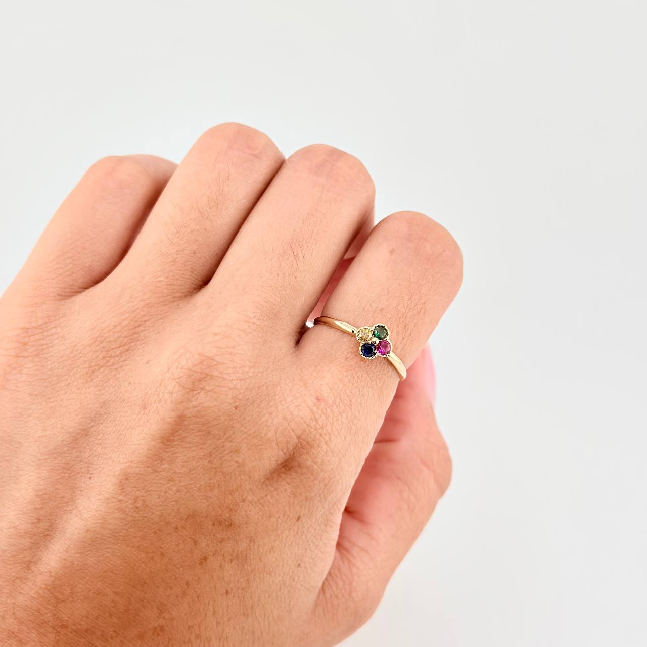 Anillo Trebol Cuatro Hojas 1.4 g / T7 Oro Amarillo 18K