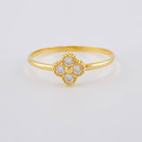 Anillo Flor Trebol 1.2 g / T7 3/4 Oro Amarillo 18K
