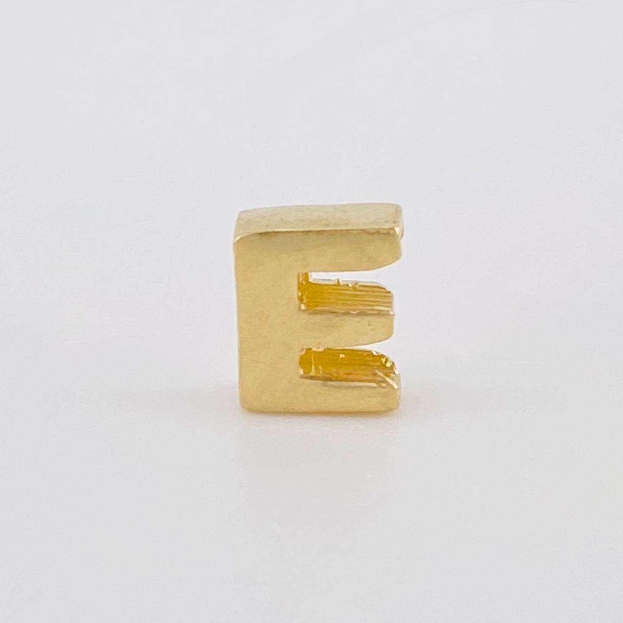 Herraje Letra e 0.3g / 0.5cm Oro Amarillo 18K