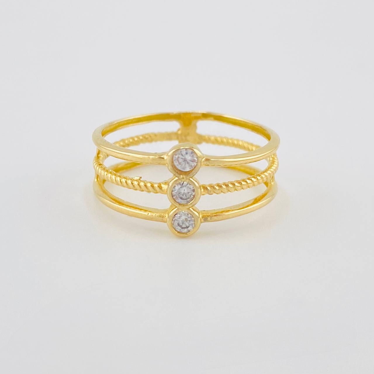 Anillo Triple Chispa 2.15 g / T6 1/2 Oro Amarillo 18K