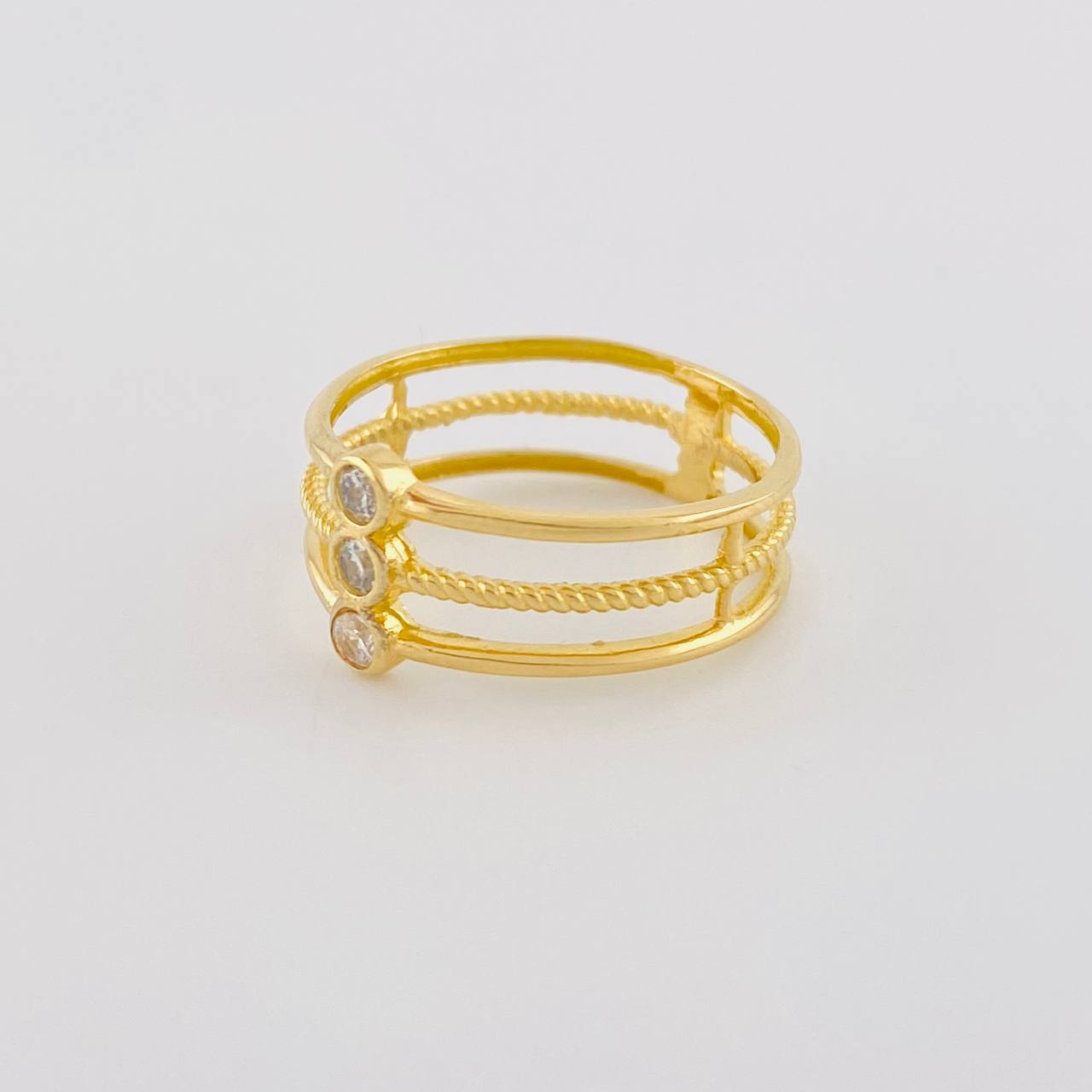 Anillo Triple Chispa 2.15 g / T6 1/2 Oro Amarillo 18K