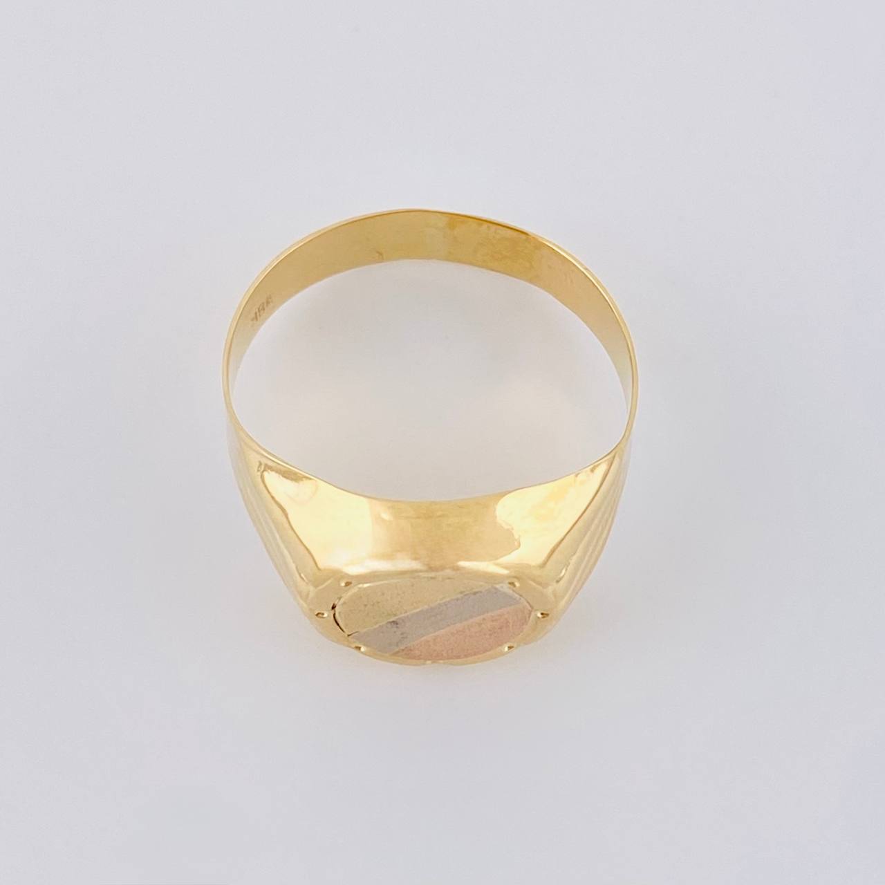 Anillo Sello Redondo Con Marco 3.5 g / T10 1/2 Tres Oros 18K