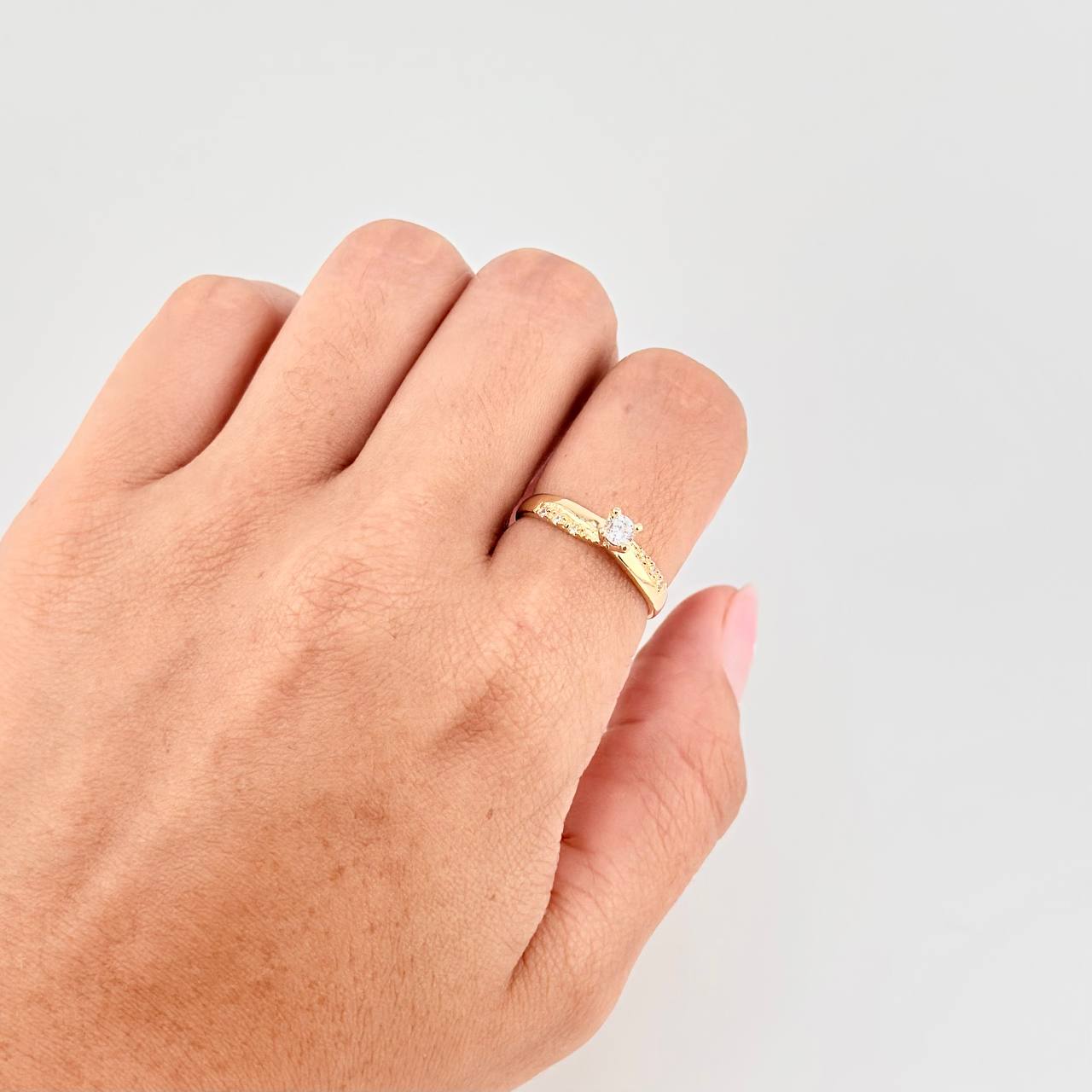 Anillo Solitario Doble Carril 1.8 g / T7 1/2 Oro Amarillo 18K