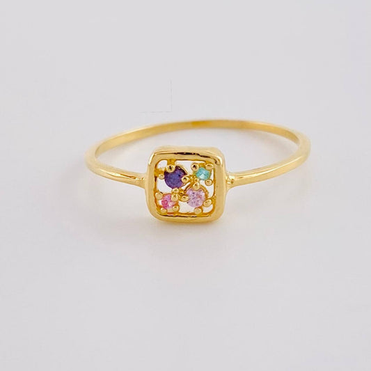 Anillo Cuadro Triqui 0.9 g / T5 1/2 Oro Amarillo 18K