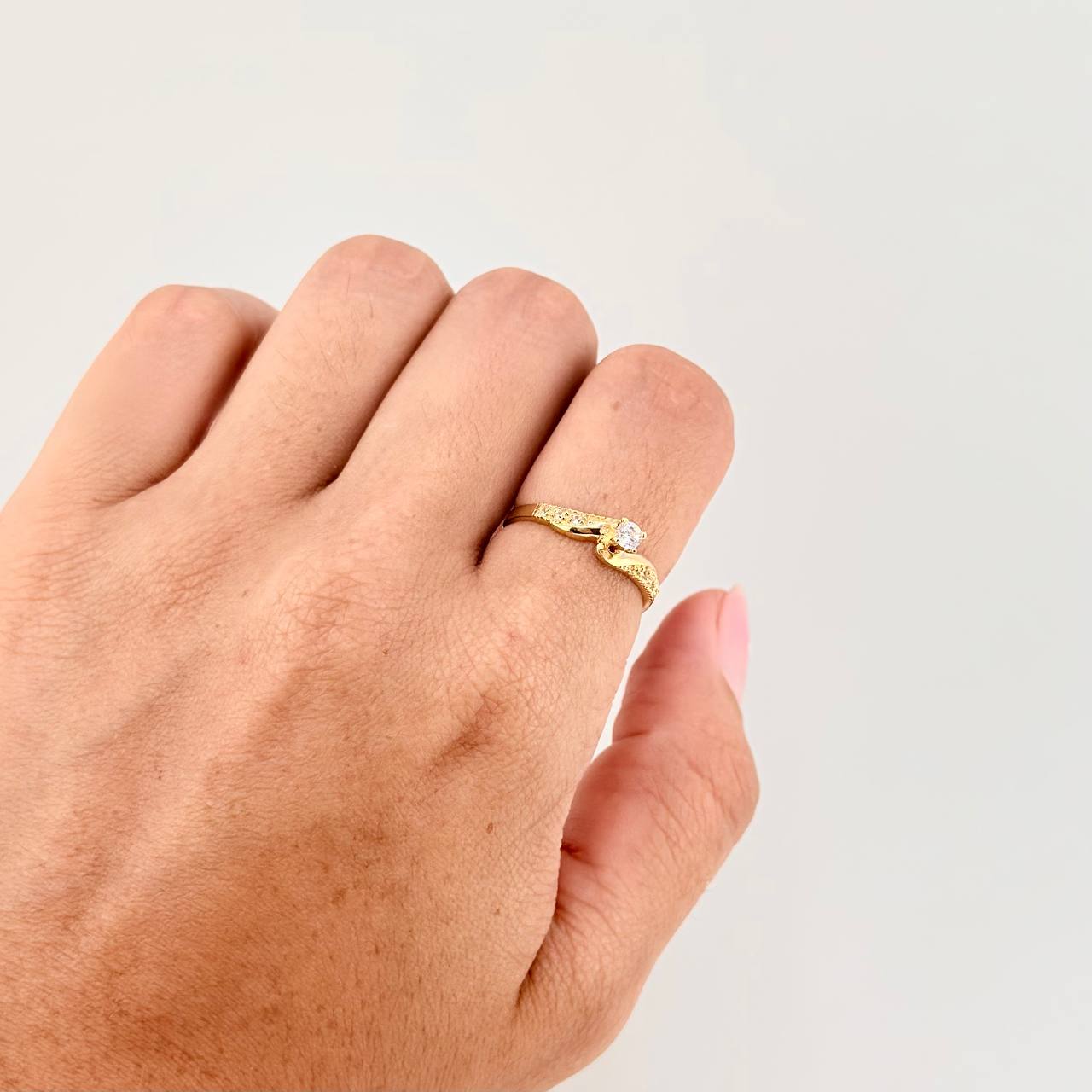 Anillo Olas Convergentes 1.5 g / T6 1/4 Oro Amarillo 18K