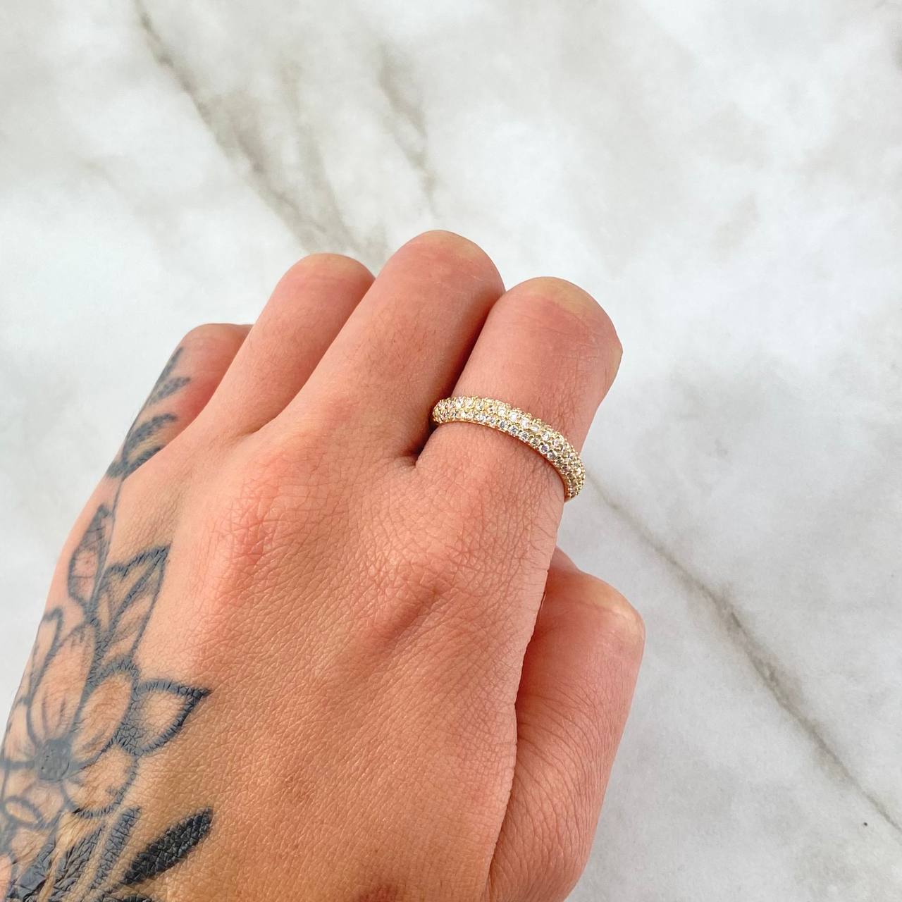 Anillo Churumbela Tupida 3.7gr / T6 1/2 / Circones Blancos Oro Amarillo 18K ©