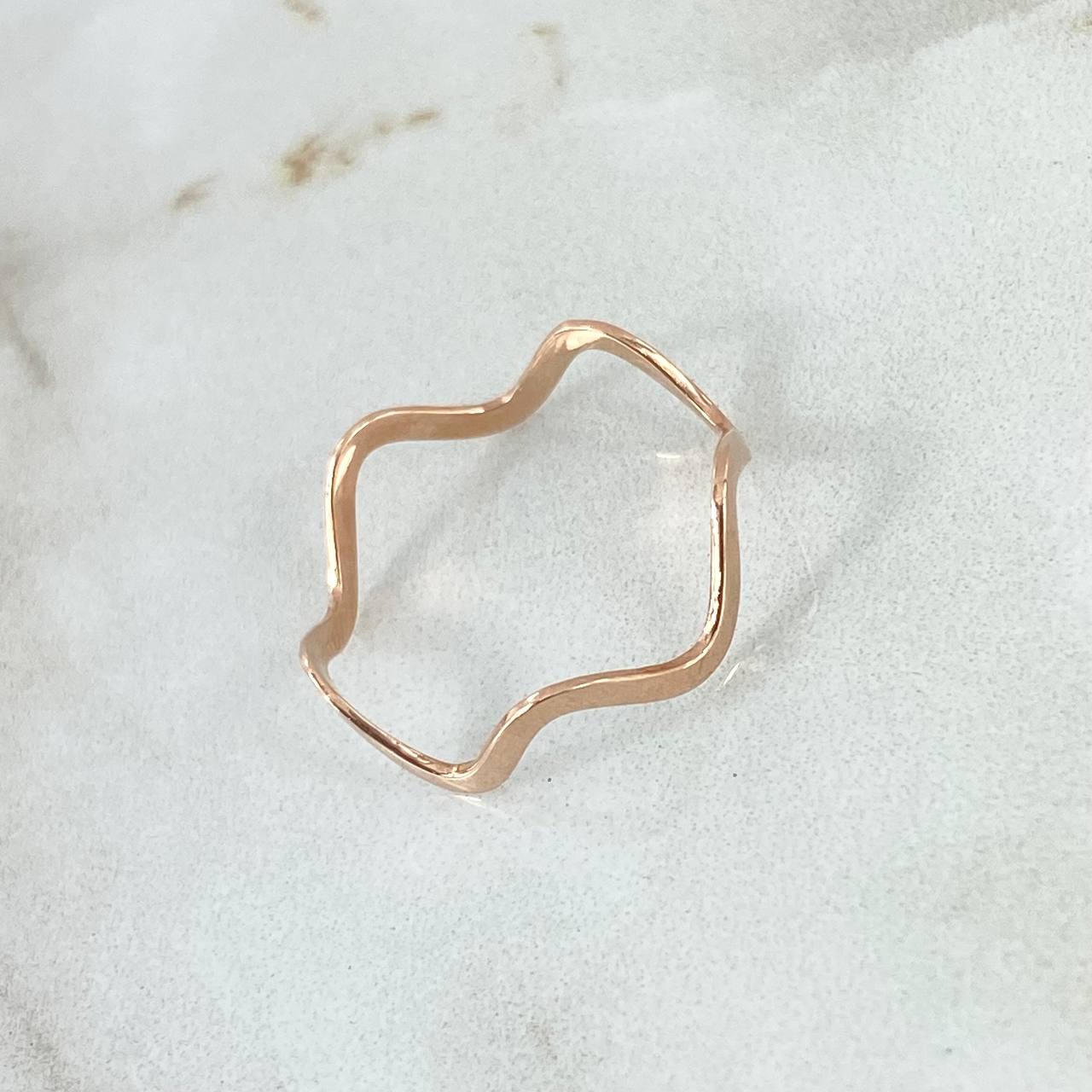 Anillo Zig - Zag 0.9gr / T7 1/2 / Oro Rosa 18K ©