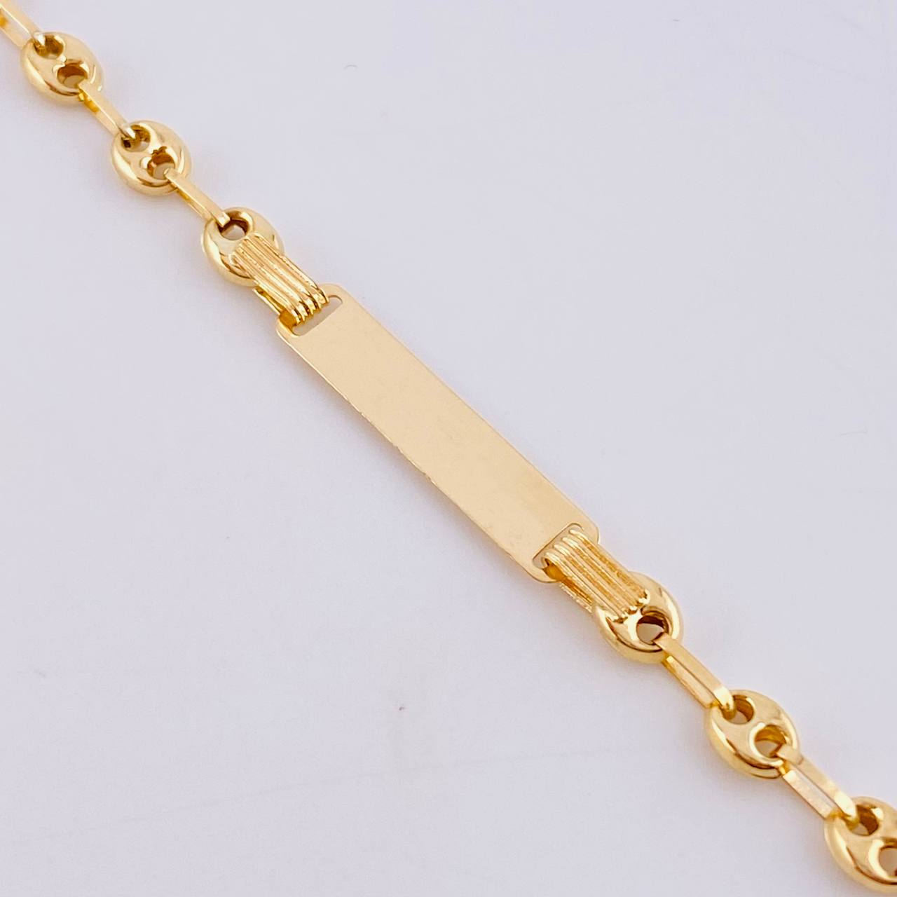 Pulso GC Placa Rectancular 2.5gr / 16.5cm / 4mm Oro Amarillo 18K ©