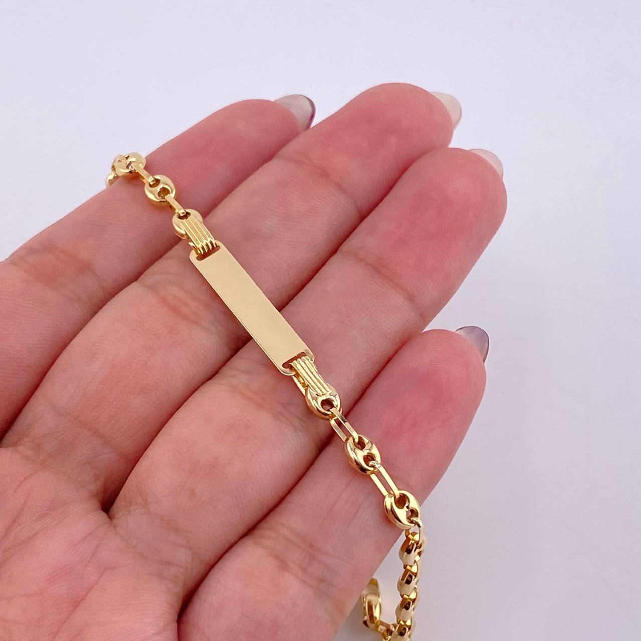 Pulso GC Placa Rectancular 2.5gr / 16.5cm / 4mm Oro Amarillo 18K ©