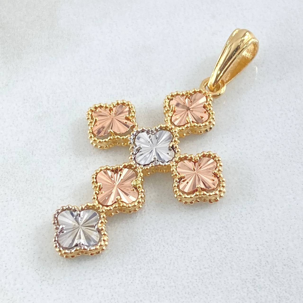 Dije Cruz Trebol 4.4gr / 4.1cm / Oro 18K