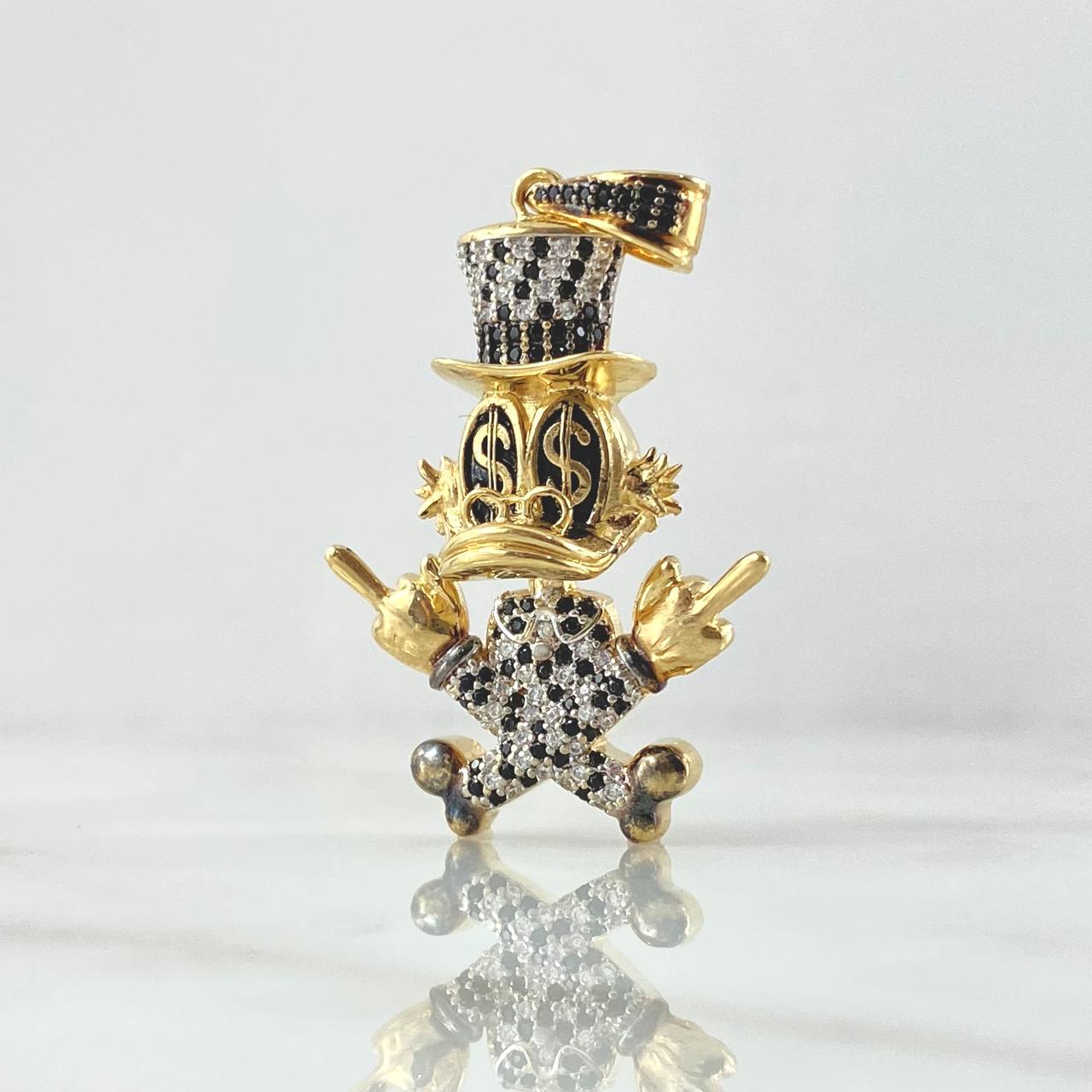 Dije Pato Rebelde 10.8gr / 4.5cm / Circones Blancos-Negros Oro Amarillo 18K *