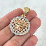Dije Medalla Medusa 10gr / 4cm / Circones Blancos - Ojos Verdes Tres Oros 18K ©