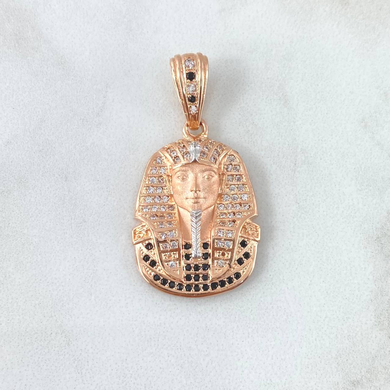 Dije Rostro Faraón Tutankamón 7.75gr / 3.6cm / Circones Blancos - Negros Oro Rosa 18K