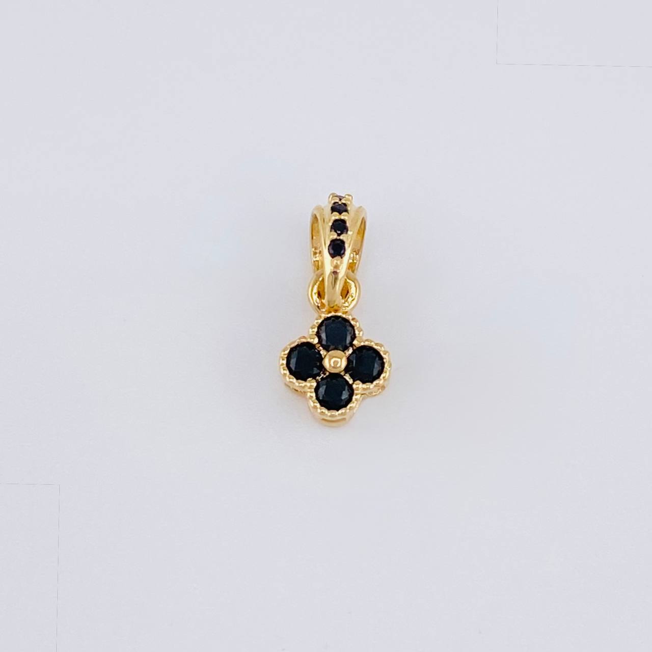 Dije Trebol 0.7g / 1.3cm Oro Amarillo 18K