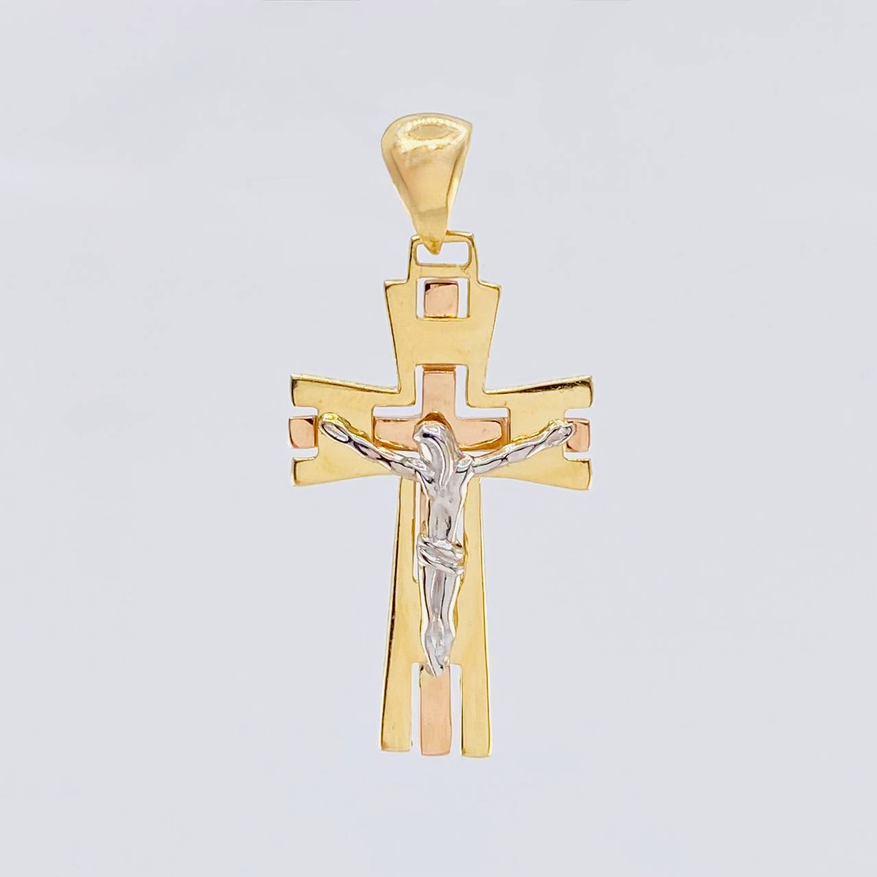 Dije Cristo 6g / 4.6cm Tres Oros 18K