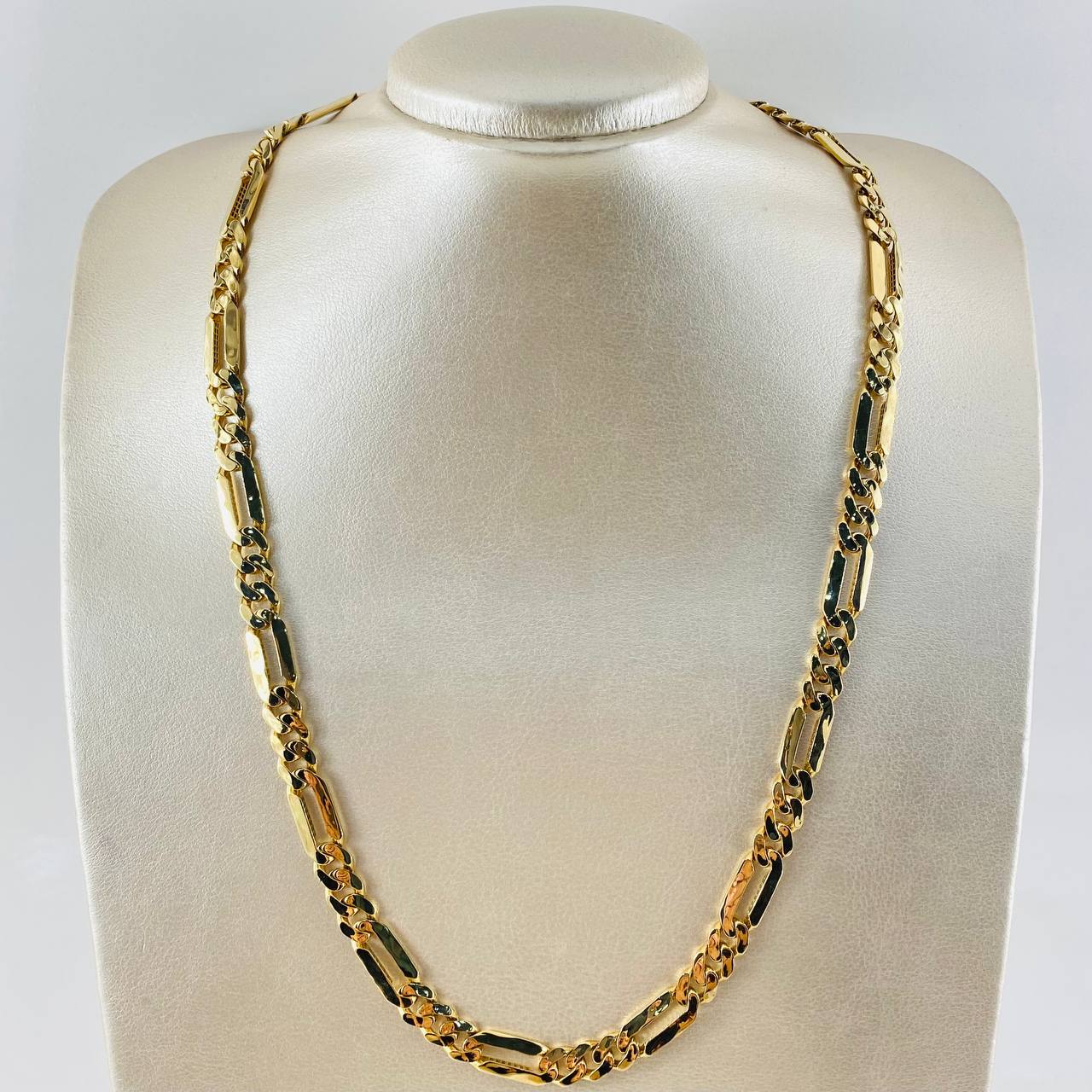 Cadena Figaro Tres Aros 32.05gr / 60cm / 8mm Oro Amarillo Nac.Esp. 18K ©