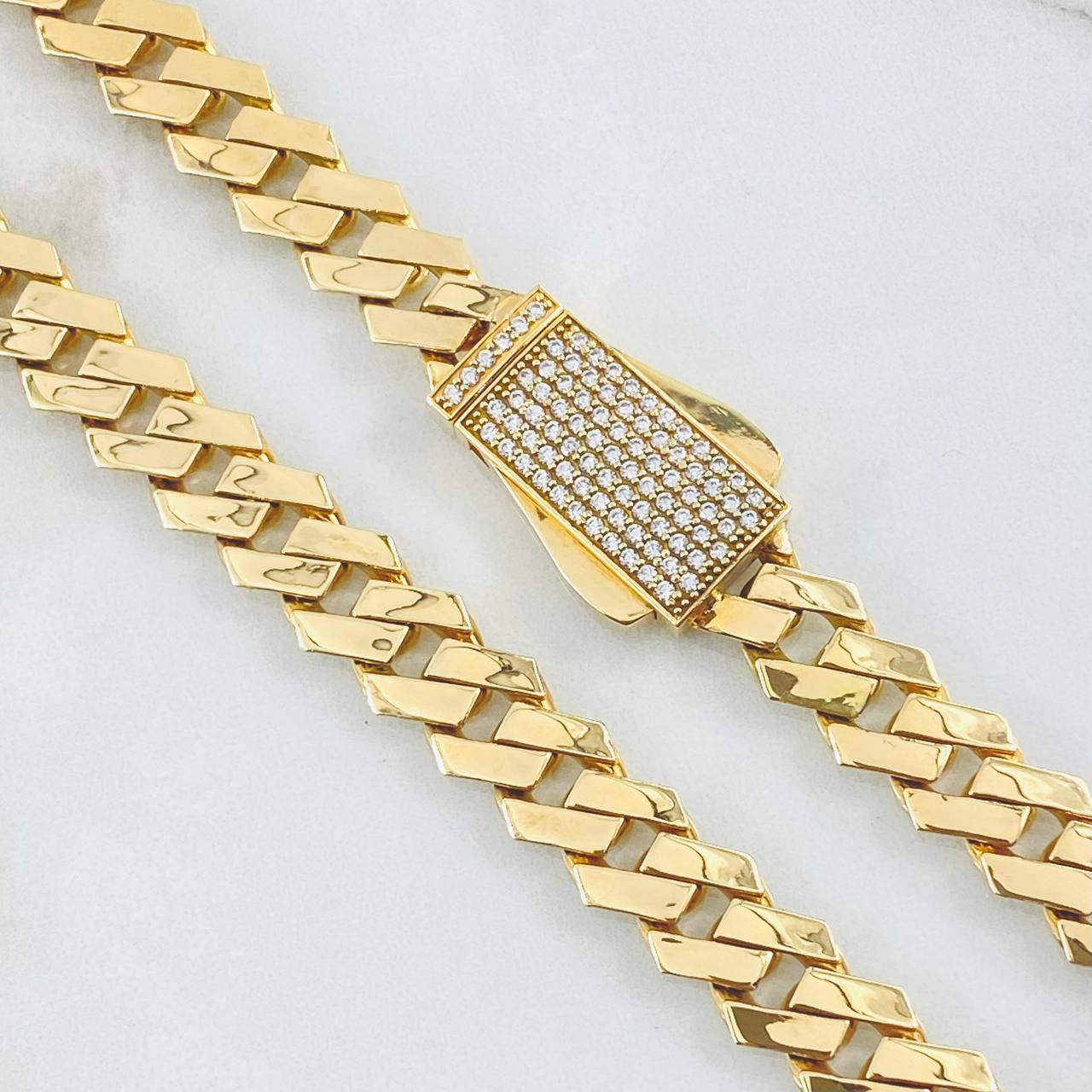 Cadena Cubana 54.65gr / 62cm / 10mm Oro Amarillo Nac.Esp. 18K *